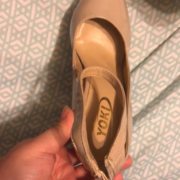 Heels - Picture 2 of 3